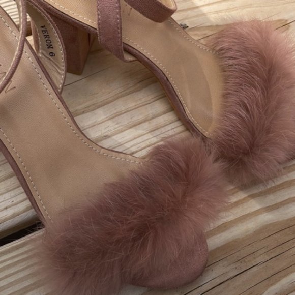 NEW- Parisian "Veron" Light Pink Fluffy Heels/Sandals Size 6 - Picture 9 of 15